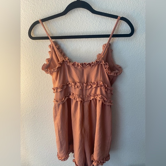 Ruffle romper - Picture 2 of 2